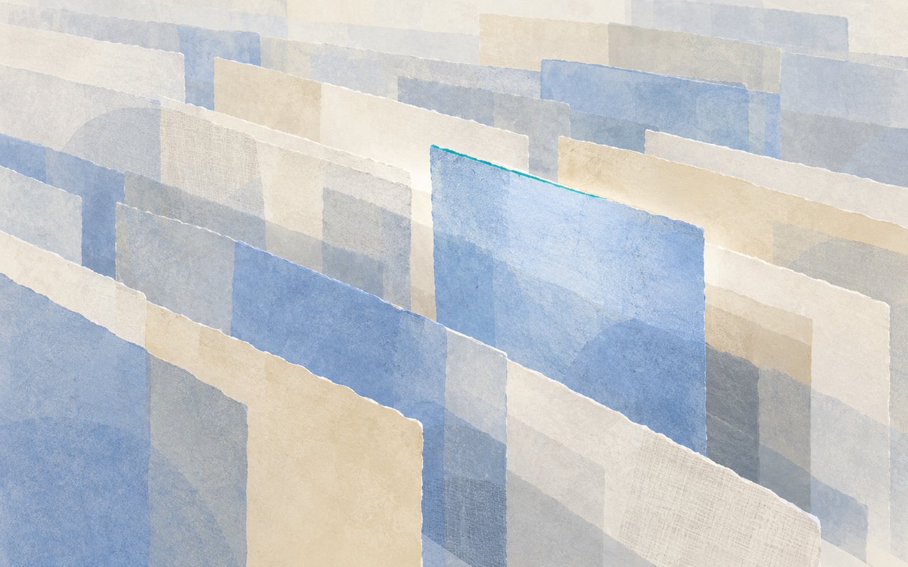 列に整った半透明の紙のなかで、一枚だけが持ち上がって光を受ける抽象画